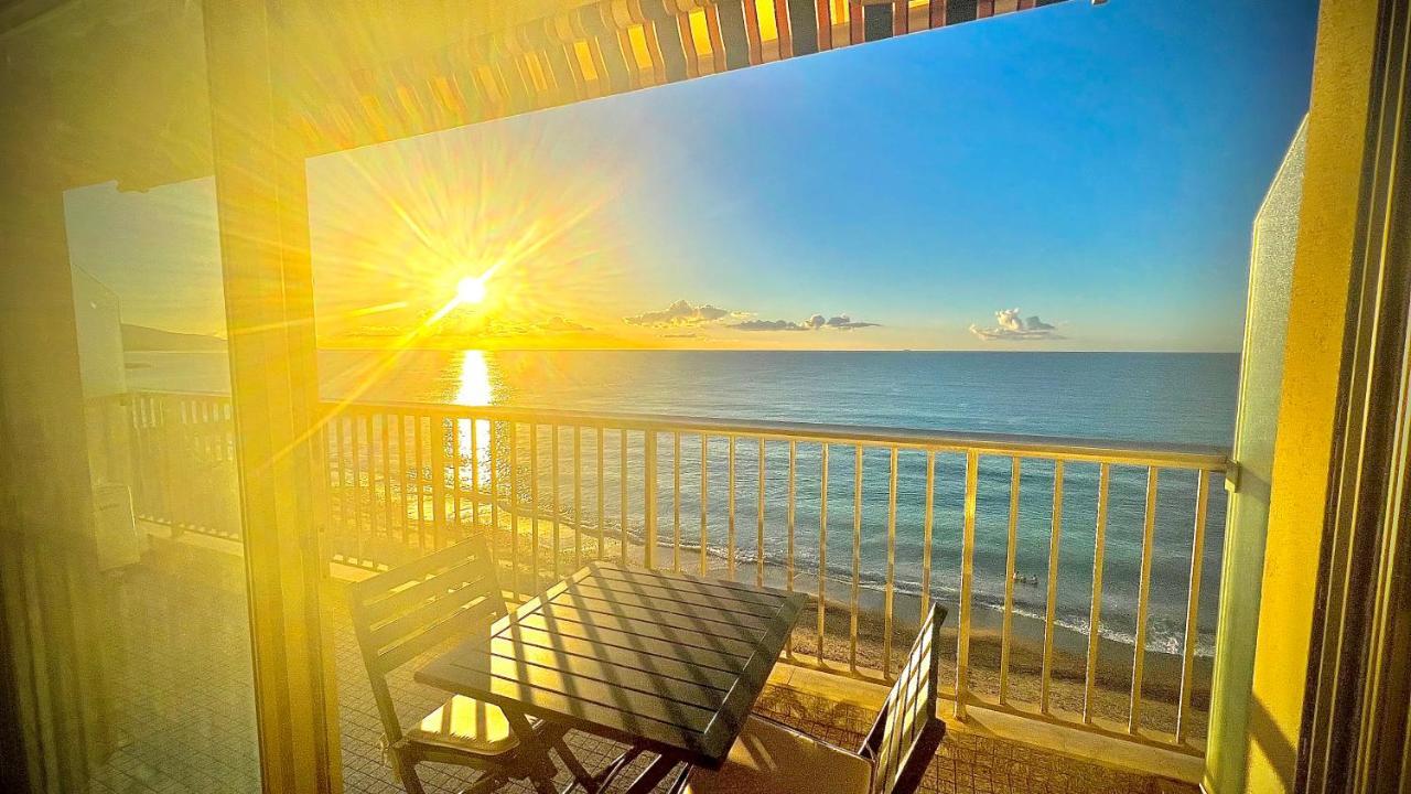 Seaviews By Jenni Menton, La Suite, Superbe Front De Mer, Top Emplacement Avec Terrasse Et Parking! Εξωτερικό φωτογραφία