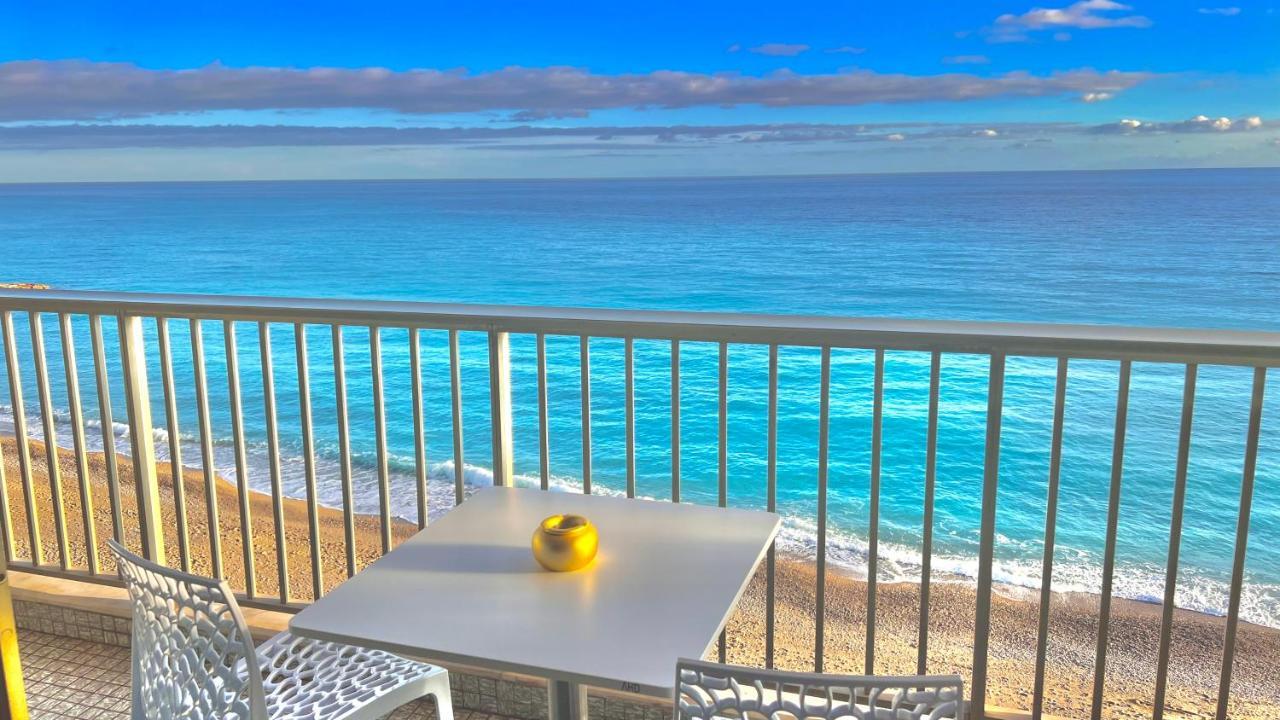 Seaviews By Jenni Menton, La Suite, Superbe Front De Mer, Top Emplacement Avec Terrasse Et Parking! Εξωτερικό φωτογραφία