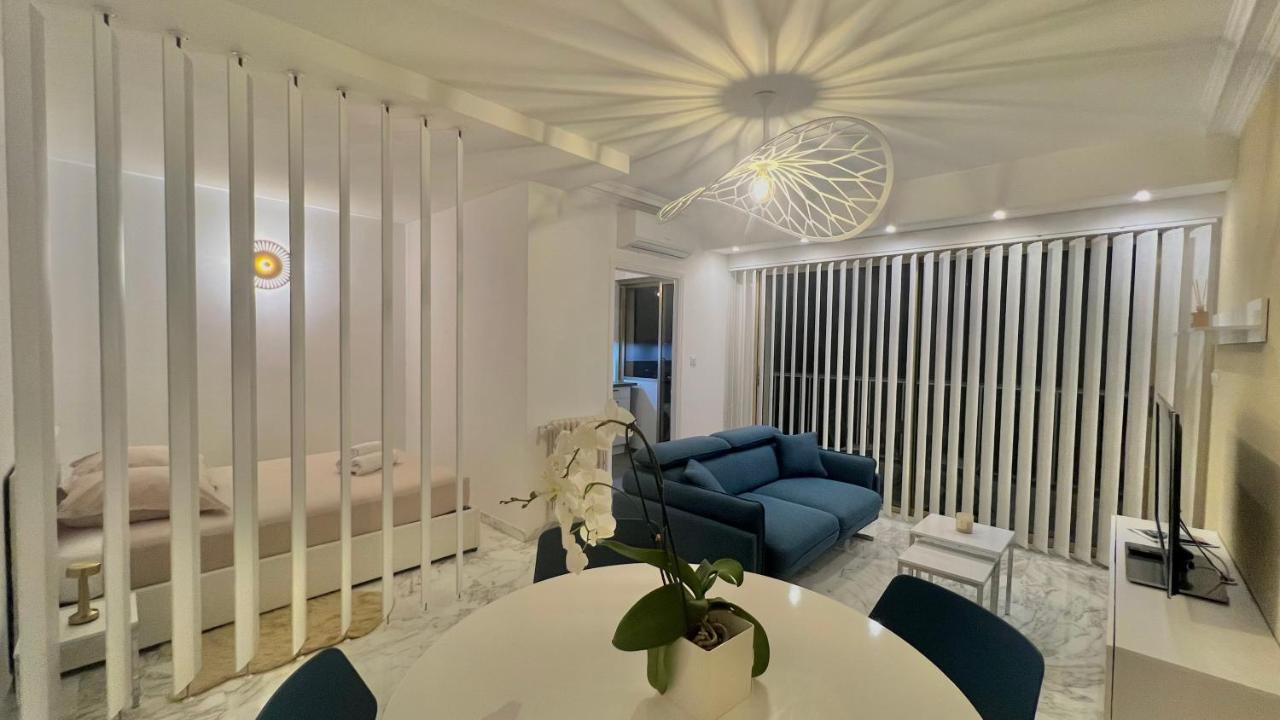 Seaviews By Jenni Menton, La Suite, Superbe Front De Mer, Top Emplacement Avec Terrasse Et Parking! Εξωτερικό φωτογραφία