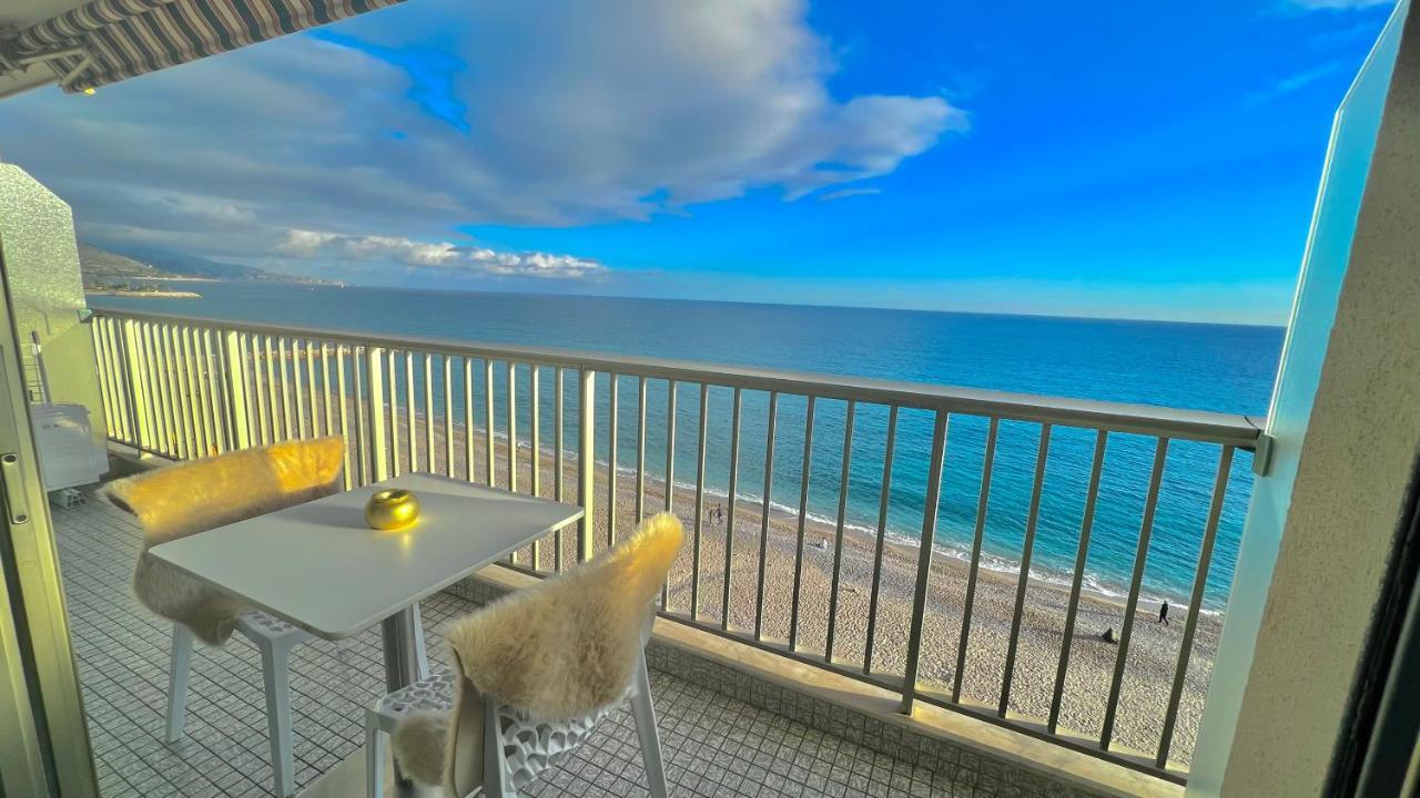 Seaviews By Jenni Menton, La Suite, Superbe Front De Mer, Top Emplacement Avec Terrasse Et Parking! Εξωτερικό φωτογραφία