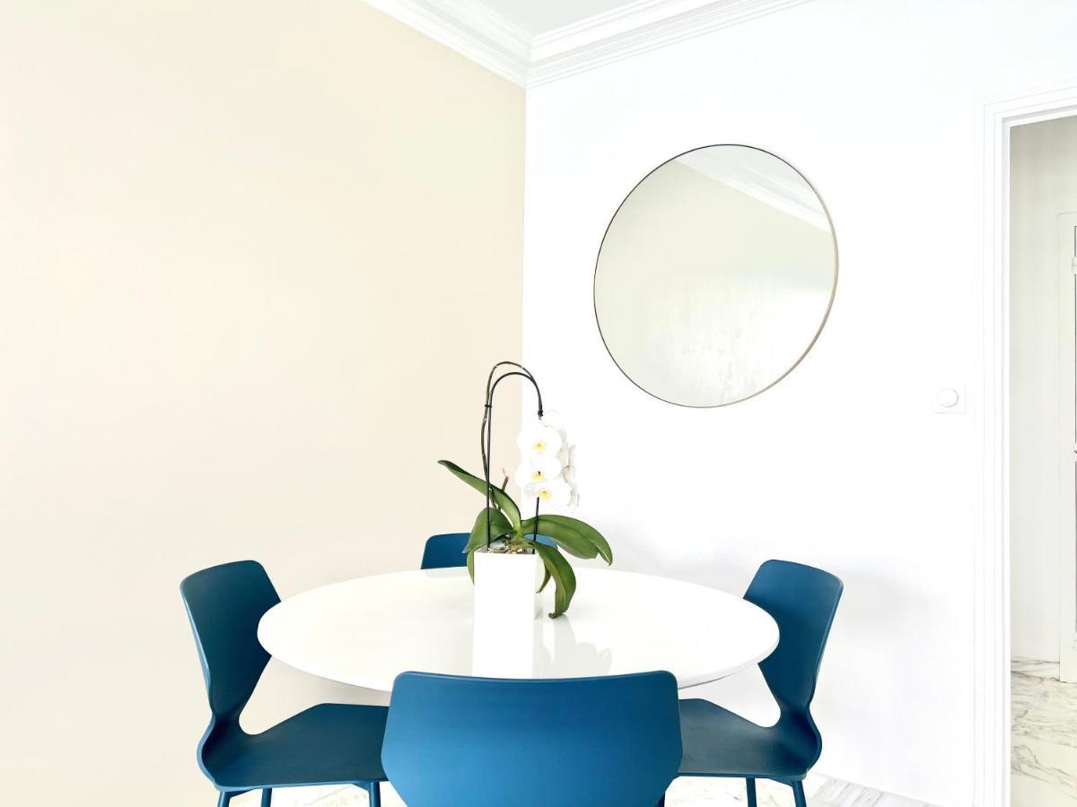 Seaviews By Jenni Menton, La Suite, Superbe Front De Mer, Top Emplacement Avec Terrasse Et Parking! Εξωτερικό φωτογραφία