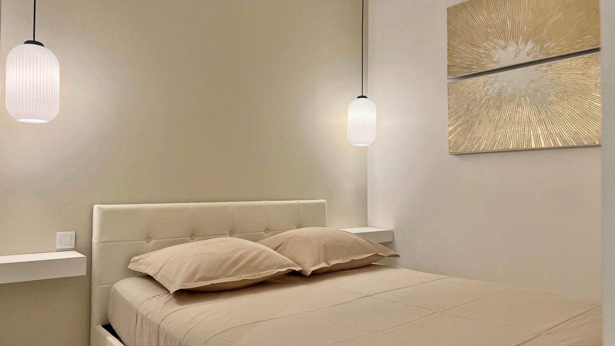 Seaviews By Jenni Menton, La Suite, Superbe Front De Mer, Top Emplacement Avec Terrasse Et Parking! Εξωτερικό φωτογραφία